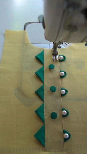 Chudi Neck Designs, Diy Belt For Dresses, Tips And Trick, Churidar Neck Designs, Easy Dress Sewing Patterns, Sewing Tips And Tricks, Latest Blouse Designs Pattern, Sewing Tricks, Bridal Gift Wrapping Ideas