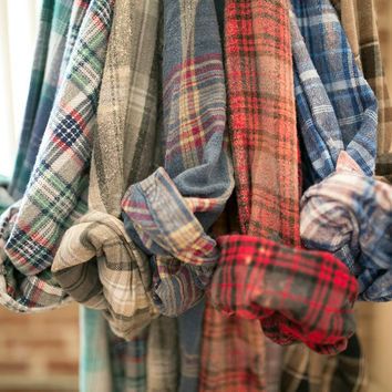 Sale MYSTERY FLANNEL Shirt OVERSIZED Grunge by DirtySouthVintagee Flannel Aesthetic, Grunge Flannel Shirt, Week Detox, Grunge Flannel, Vintage Flannel Shirt, Hipster Grunge, Plaid Shirts, Vintage Flannel, Flannel Shirts