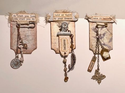 Card Tags Ideas, Junk Journal Altered Paper Clips, Junk Journal Paper Clips, Altered Paper Clips Ideas, Hidden Paper Clips, Journal Dangles, Making Ephemera, Altered Paper Clips, Altered Paperclips