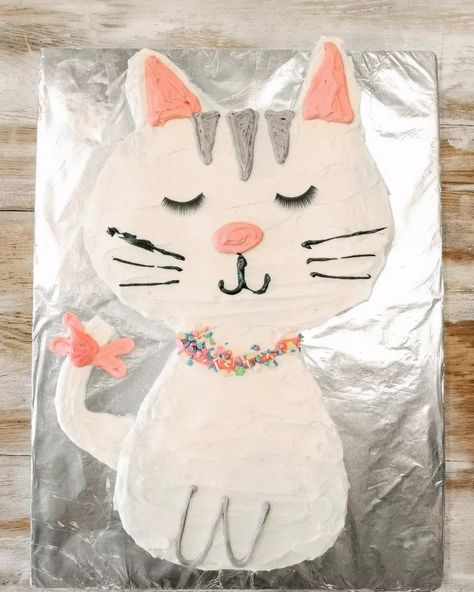 Kitty Cat Birthday Cake Ideas, Kitten Birthday Party Cake, Kitty Cat Birthday Party Cake, Easy Cat Cakes For Kids, Cat Theme Cake Kid Birthdays, Cat Cake Diy, Easy Cat Cake Birthday, Pink Cat Cake, Kitty Cakes For Kids