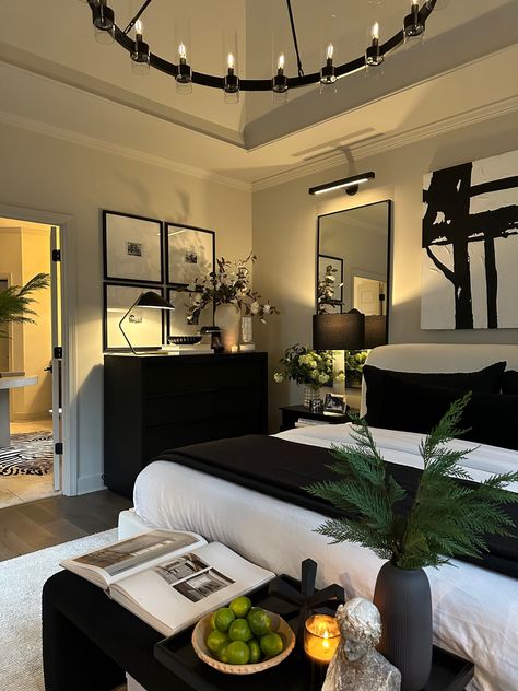 House Of Valentina Bedroom, Oasis Balcony, Bedroom Big, Black Bedroom Decor, Luxury Room Bedroom, Classy Bedroom, Bedroom Oasis, Apartment Living Room Design, Dream Apartment Decor