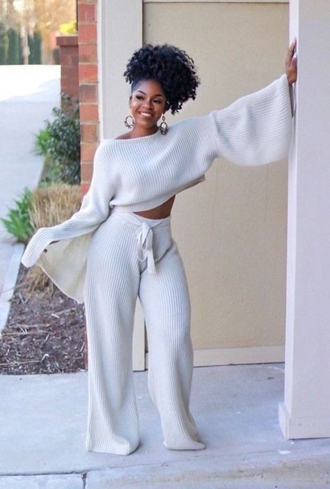 This in pink.... Rocker Girl, Lounge Outfit, Black Women Fashion, Casual Winter Outfits, Outfit Idea, All White, Look Fashion, Classy Outfits, African Fashion