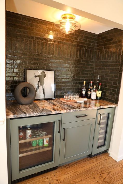 Simply the best! Converted this family room closet into a drink station! A perfect spot for entertaining! 🍻 🍷 🥃 |from the archives| 🌟 🌟 🌟 #lisaespositointeriors #LEI #moorestownnj #homedecor #southjerseydesign #interiors #interior #interiordesign #homeinspo #homedesign Kitchen Snack Station, Drink And Snack Station, Drink Storage Ideas, Storage Ideas Basement, Snack Station, Drink Storage, Drink Station, Basement Bar, Room Closet