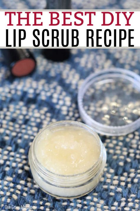 Make this easy DIY Lip Scrub that will leave your lips soft and exfoliated.  With only 4 ingredients, you can easily make this lip scrub recipe. Easy Diy Lip Scrub, Homemade Lip Scrub, Lip Peeling, Honey Lip Scrub, Diy Lip Scrub, Natural Lip Scrub, Lip Scrub Recipe, Homemade Beauty Recipes, Lip Scrub Homemade