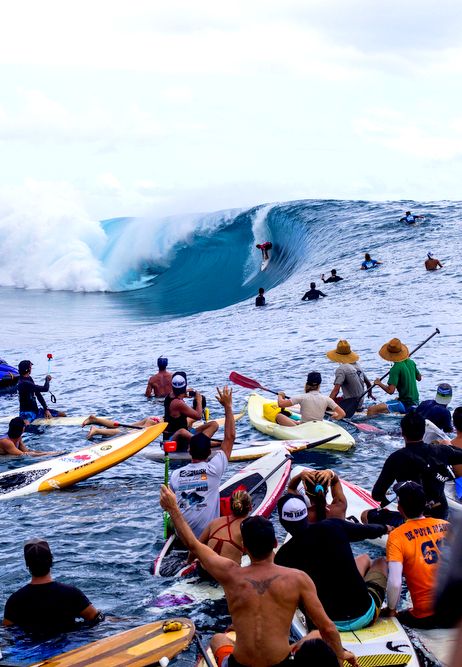 La comedia de chopes Surf Pictures, Paddle Boarding Pictures, John Florence, Surf Competition, Motocross Racer, John John Florence, Surfing Pictures, Stand Up Paddling, Surf Vibes