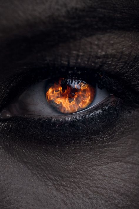 Fire In Eyes Aesthetic, Fire Reflection In Eyes, Eyes Like Fire, Fire Eyes Aesthetic, Fire In Eyes, Fire Gazing, Demonic Aesthetic, Glowing Orange Eyes, Contacts Eyes