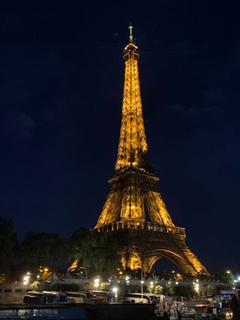 Dark French Aesthetic, French Culture Aesthetic, Learning French Aesthetic, French Motivation, Queerplatonic Relationship, Photo Inspo Aesthetic, Europe Holiday, French Aesthetic, Europe Holidays