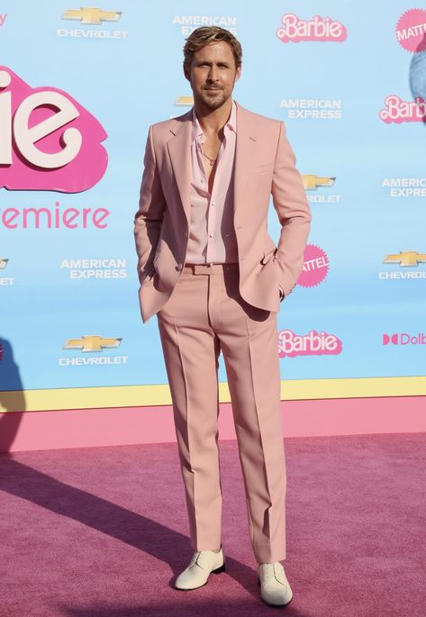 Ryan Gosling's Best Ken Outfits For "Barbie" And Style Evolution Ken Outfit Ideas, Barbie Premiere, Ryan Gosling Style, E Necklace, Ideas De Outfits, Райан Гослинг, Los Angeles Hotels, Issa Rae, Fiesta Outfit