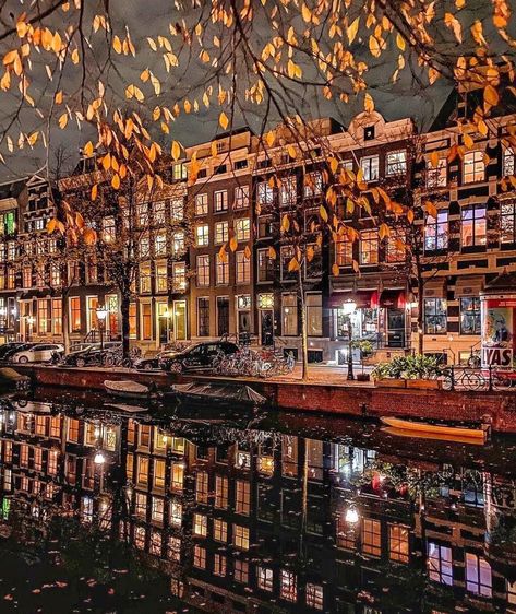 Amsterdam Photography, World Most Beautiful Place, Amsterdam Canals, Night Pictures, Amsterdam Travel, Exotic Places, Places In Europe, Amsterdam Netherlands, Most Beautiful Cities