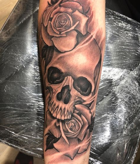 Skull and Roses Tattoo | Tattoo Ideas and Inspiration Rose And Skull Tattoo For Women, Skull And Roses Tattoo, Skull And Rose Tattoo, Concave Bob Hairstyles, Skull Thigh Tattoos, Png Tattoo, Realistic Eye Tattoo, Concave Bob, Skull Rose Tattoos