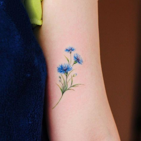 Cornflower Tattoo, Blue Flower Tattoo, Flower Hand Tattoo, Blue Flower Tattoos, Hand Tattoo Images, Belly Tattoos, Watercolor Tattoo Flower, Tattoos For Women Flowers, Beautiful Flower Tattoos