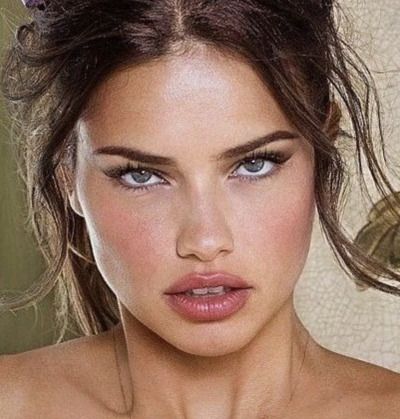 Female Billionaire Aesthetic, Adriana Lima Eyes, Adriana Lima Face, Adrian Lima, Adriana Lima Makeup, Adriana Lima Young, Adriana Lima Style, Smink Inspiration, Model Aesthetic