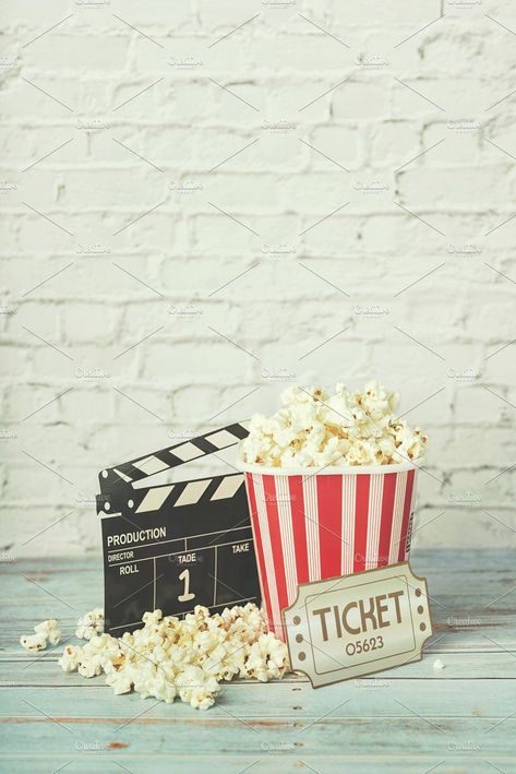 Movie Night Wallpaper, Honey Movie, Phone Backcover, Popcorn And Movie, Theatre Illustration, Cinema Popcorn, Book Installation, Cinema Idea, Art Psychology