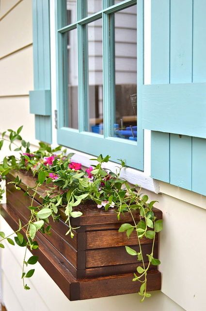 window box planters, container gardening, flowers, gardening, how to, outdoor living, woodworking projects Flower Boxes For Railings, Diy Window Box Planter, Wood Window Boxes, Window Boxes Diy, Window Planter, Window Plants, Window Box Flowers, Window Planters, Pallet Planter