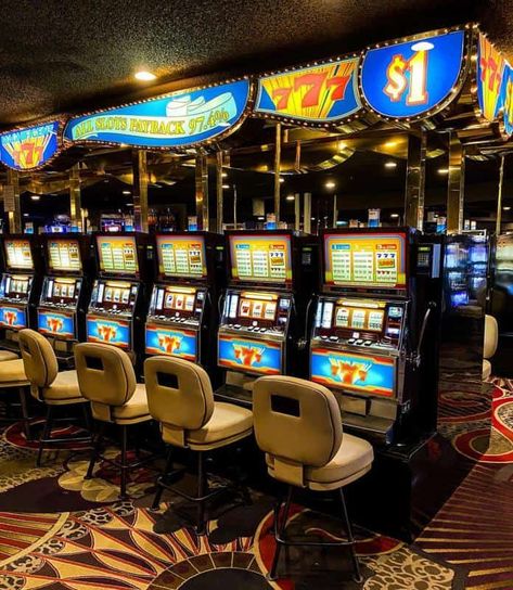 Steve Core, Vintage Slot Machines, Slot Machines For Sale, Las Vegas Slots, Drunken Master, Paris Las Vegas, Vegas Slots, Vegas Fun, Circus Circus