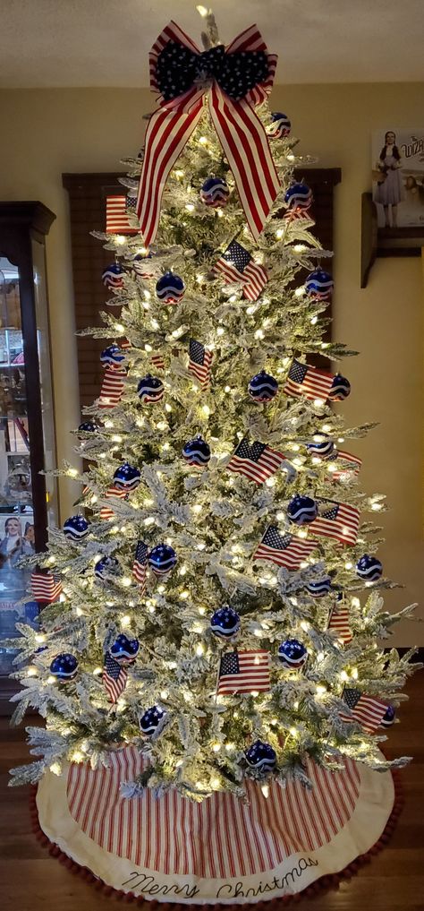 America Christmas Tree, Usa Christmas Tree, Fourth Of July Christmas Tree, Americana Christmas Tree Ideas, Patriotic Christmas Tree Ideas, Red White And Blue Christmas Tree, Patriotic Christmas Decorations, Americana Christmas, Patriotic Tree