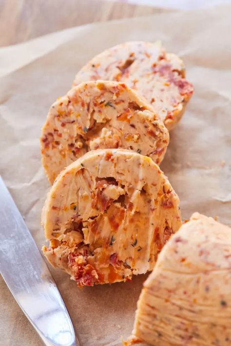 Sundried Tomato Butter uses very few ingredients. Flavored Butter Recipes, Compound Butter Recipe, Tomato Butter, Homemade English Muffins, Bigger Bolder Baking, Toast In The Oven, Flavored Butter, Sweet Butter, Sundried Tomato