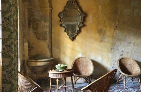 3 Instagram accounts for unique antique shopping - American Vintage Rustic Italian Home, Italian Home Decor, Italian Interior Design, Italian Interior, Rustic Italian, Italian Decor, Italian Home, Modern Restaurant, Bohol