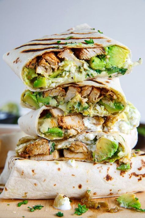 Chicken And Avocado, Avocado Wrap, Healthy Wraps, Burritos Recipe, Makanan Diet, Läcker Mat, Deilig Mat, Diet Keto, Wrap Recipes