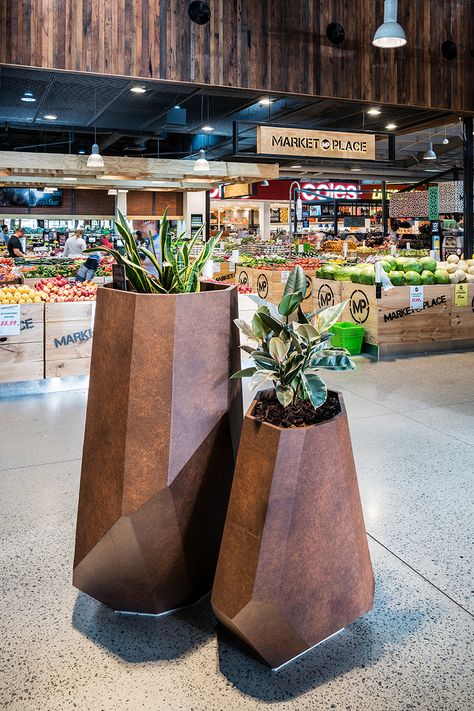 Faceted Planter Pots that look like faceted sculptures by Lump Studio. Metal Pots Planters, Large Diy Planters, Industrial Planter, Planter Box, Geometric Planter, Custom Planters, Steel Planters, Planter Design, Planter Pots Outdoor