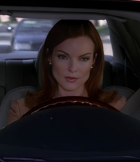 Marcia Cross Desperate Housewives, Marcia Cross 90s, Bree Van De Kamp Outfit, Bree Van De Kamp Aesthetic, Bree Desperate Housewives, Desperate Housewives Aesthetic, Desperate Housewives Bree, Marcia Cross, Bree Van De Kamp