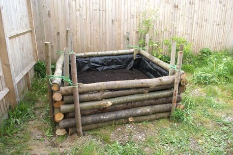 Peplers In Rye: Building a raised bed from logs Building A Raised Bed, Vegetable Garden Raised Beds, Building A Raised Garden, Diy Raised Garden, Raised Garden Beds Diy, Veg Garden, Homestead Survival, Have Inspiration, Garden Yard Ideas