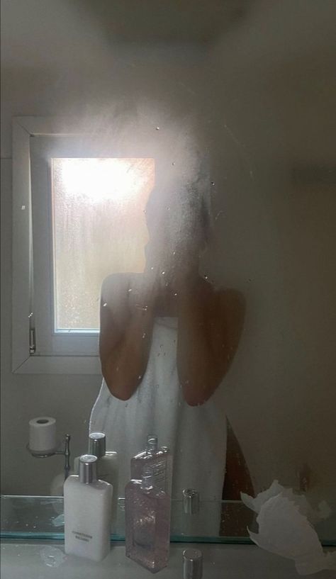 Fake Snap Shower Mirror, Couple In Bathroom Mirror, Bathroom Pictures Instagram, After Shower Selfie Mirror, Morning Mirror Selfie, Fake Mirror Pic, Bedtime Selfie, Girls In Shower, Bathtub Aesthetic