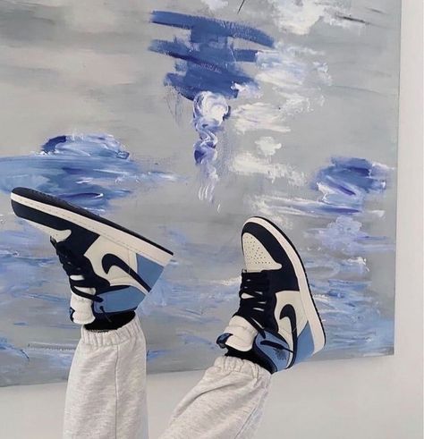 Blue Jordans Aesthetic Wallpaper, Nike Jordan Obsidian, Jordan 1 Retro High Obsidian, Jordans Aesthetic, Jordan 1 Blue, Shoes Wallpaper, Blue Jordans, Air Jordan 1 Retro High Og, Aesthetic Shoes