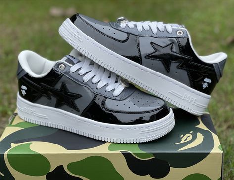 Grey And Black Bapestas, Gray Bapesta Shoes, Grey Bape Shoes, Grey Bapesta Shoes, Bape Sneakers Outfit, Grey Bapestas, Bapesta Shoes, Bape Shoes, Bape Sneakers