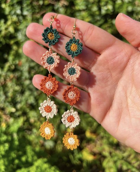 Crochet Tricks, Crochet Jewlery, Crochet Jewelry Patterns, Crochet Earrings Pattern, Mode Crochet, Pola Sulam, Crochet Design, Hand Craft, Diy Crochet Projects