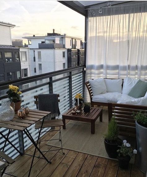 Klein Balkon Decor, Balcon Mic, Små Rum Lidt Plads, Small Apartment Balcony Ideas, Balcony Design Ideas, Balkon Design, Small Balcony Design, Apartment Patio, التصميم الخارجي للمنزل