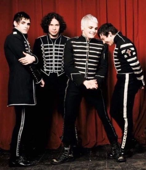 Mcr Black Parade, Mcr Band, Party Poison, Mcr Memes, I Love Mcr, Palaye Royale, Black Parade, Mikey Way, Frank Iero