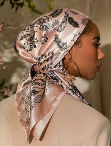 Beautiful damsel in head scarf Turban Mode, Hijab Turban Style, Headwrap Hairstyles, Square Prints, Braided Scarf, Head Wrap Styles, Hair Wrap Scarf, Mode Turban, Silk Headscarf