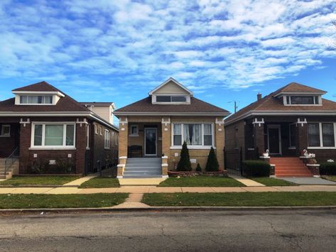 Chicago Home Exterior, Apocalypse Reference, Chicago Suburbs Houses, New York Suburbs Houses, Chicago Homes Suburbs, Lincoln Park Chicago Houses, Rogers Park Chicago, Perfect Suburban Neighborhood, Brandon Johnson