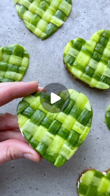 Sine Siemkowicz on Instagram: "Happy Valentine’s Day everyone. 💚 Celebrating with these LATTICE CUCUMBER & CREAM CHEESE ON RYE sandwiches 💚 To make these, I used smaller snack cucumbers. Use a vegetable peeler to cut the strips. Create the latice as shown. Use a heart cookie cutter to cut out a heart. Top the bread of your choice with cream cheese and then add the lattice heart. Enjoy😀 #healthyideas #healthylunch #lunchtime #cucumber #buzzfeedfood #shareyourtable" Rye, Cucumber Cookies, Cucumber Cream Cheese, Heart Cookie, Small Snacks, Heart Cookies, Buzzfeed Food, Vegetable Peeler, Heart Top