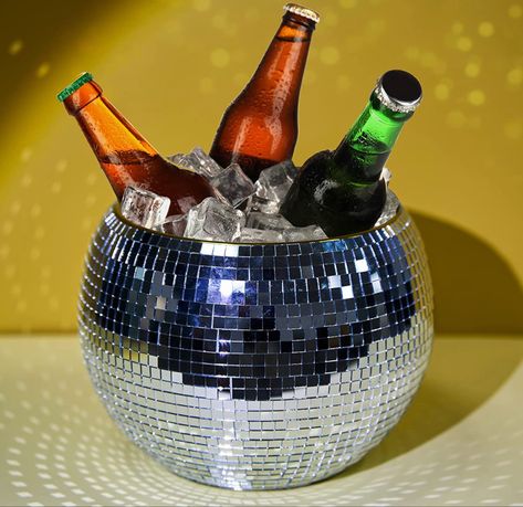 Disco Party Drinks, Euphoria Disco, Disco Ball Theme Party, Disco Ball Theme, Ball Theme Party, High Wine, Disco Ball Cup, Disco Ball Decor, Disco Birthday Party