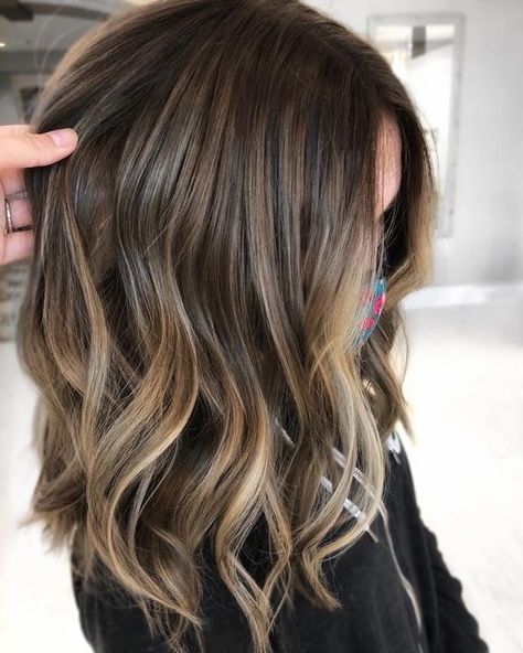 Reverse Balayage On Short Hair, Dark Light Balayage, Simple Baylage, Balayage For Dark Roots, Easy To Maintain Balayage, Reverse Brunette Balayage, Light Brown Hair Reverse Balayage, Reverse Biolage Highlights, Level 9 Balayage