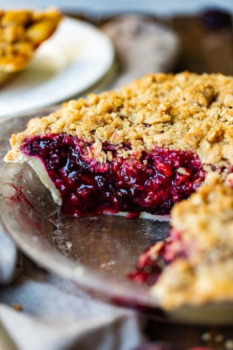 Marshmallow Mixed Berry Pie, Berry Pie With Streusel Topping, Mixed Berry Crumble Pie, Berries Pie, Mixed Berry Pie With Crumb Topping, Berry Apple Pie, Apple Berry Pie Recipe, Apple Berry Crumble Pie, Berry Crumble Pie