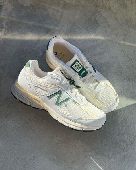 Expected for a Summer 2023 release... are you a fan? New Balance 990v4 by Teddy Santis Imagery via @cjhol2112 #thedropdate #newbalance #teddysantis #newbalance990 #990v4 Teddy Santis, Workout Sneakers, Aesthetic Love, Summer 2023, White Green, Style Design, Life Style, Love Art, New Balance