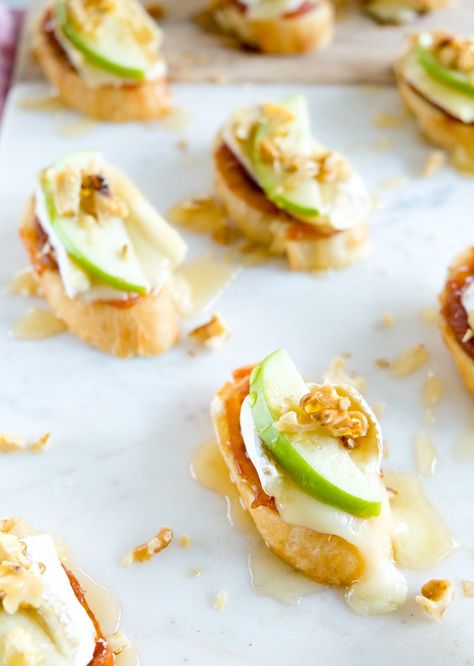 Meet your new favorite go-to fall appetizer y'all!! It takes less than 20 minutes to prepare AND bake! How great is that?! The amount of flavor that is packed into these little crostinis is INSANE when you realize how few ingredients are required! Apple Butter Brie, Brie Crostini, Fall Appetizer, Crostini Appetizers, Fall Appetizers, Honey Walnut, Southern Kitchen, Southern Kitchens, Maple Bacon