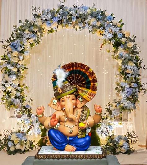 Ganpati Decoration Theme Ideas, Ganpati Celebration, Flower Decoration For Ganpati, Ganpati Decoration Theme, Ganesh Chaturthi Decoration, Decoration For Party, Ganpati Decoration At Home, Diy Floral Decor, Janmashtami Decoration