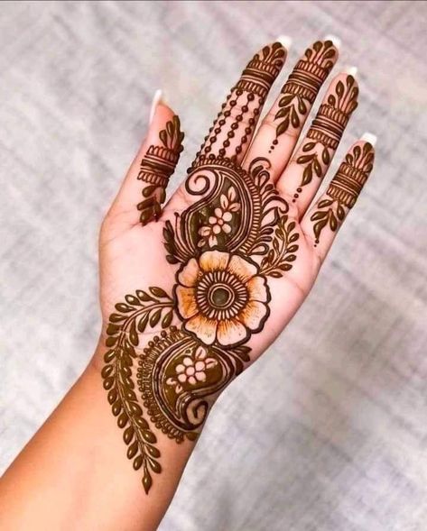 Simple Mehndi Art, Bridal Henna Design, Mehndi Bridal, Tattoo Mehndi, Mehndi Designs Simple, Simple Mehendi Designs, Mehndi Outfits, Design Mehndi, Henna Tattoo Designs Hand