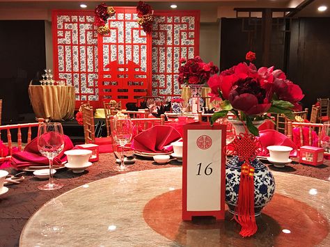 Chinese Centerpieces, Chinese Wedding Centrepiece, Chinese Theme Wedding, Chinese Wedding Centerpieces, Chinese Wedding Banquet, Chinese Banquet Wedding, Chinese Theme Parties, Wedding Dinner Decor, Chinese Banquet