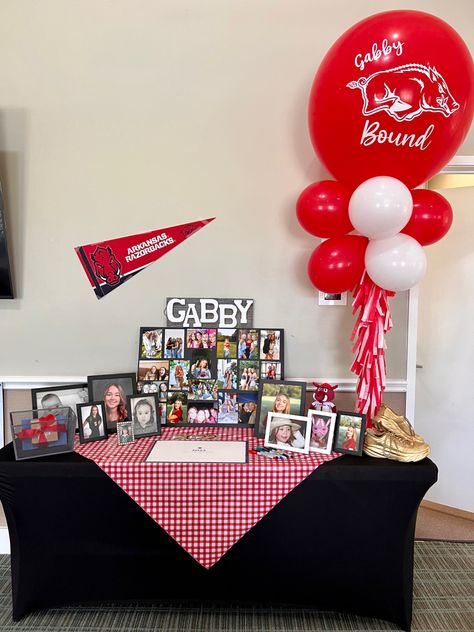 Arkansas Graduation Party, Red And White Graduation Party Ideas, Red Grad Party, College Balloons, Uga Graduation Party, Simple Grad Party, Alabama Tuscaloosa, Grad Brunch, Uga Graduation