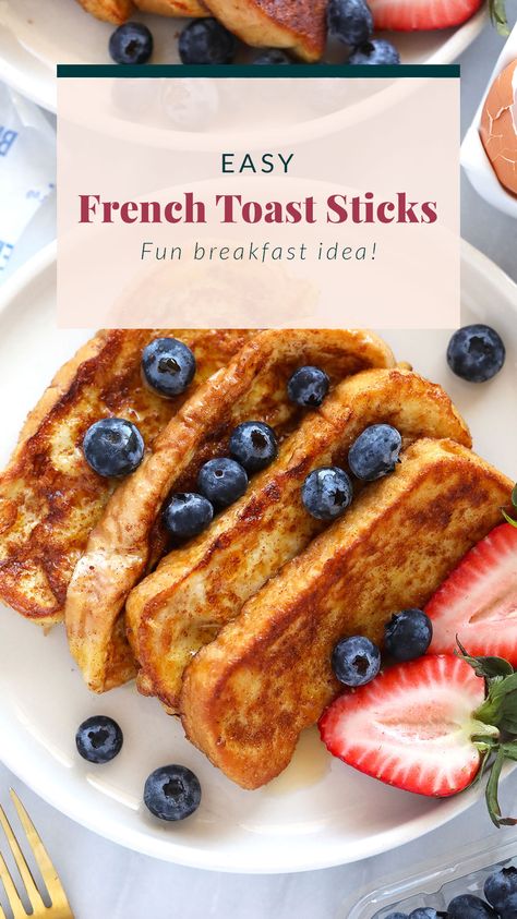 French Toast Sticks are a childhood classic and they are so easy to make at home. This French Toast Sticks recipe is melt-in-your-mouth delicious and topped with cinnamon sugar. French Toast Healthy, Breakfast Finger Foods, French Toast Sticks Recipe, Healthy French Toast, Homemade French Toast, Easy French Toast Recipe, Classic French Toast, French Toast Sticks, Make French Toast