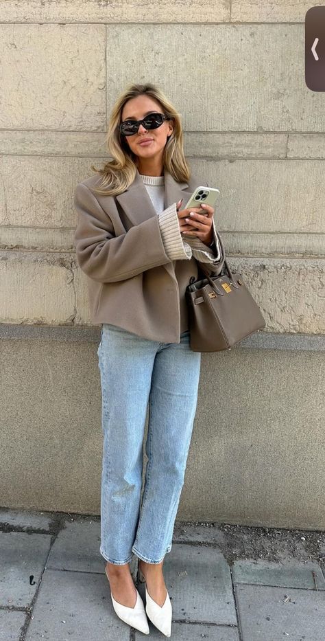 Aesthetic Lawyer, Stonewash Jeans, Ballet Flats Outfit, Lawyer Fashion, Jeans Outfit Fall, Chique Outfits, Flats Outfit, Chic Aesthetic, Looks Chic