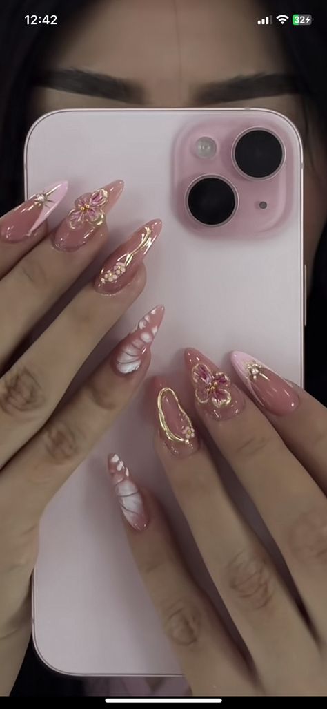 Nails Acrylic Summer 2024, Jelly Flower Nails, Leo Zodiac Nails, Nail Inspo Summer 2024, Nail Ideas At Home, Nails Inspo Fall, Almond Nails Trendy, Latte Nails, Holiday Nail Ideas