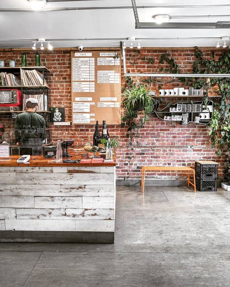 Coffee Shop Tile Wall, Brick Cafe Exterior, Exposed Brick Coffee Shop, Brick Wall Coffee Shop, Brick Wall Cafe Interior, Brick Cafe Interior, Interior Design Brick Wall, Brick Wall Cafe, Brick Coffee Shop