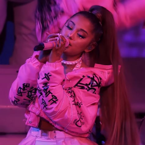 Ariana Grande Sweetener Tour, Drake Drizzy, Sweetener Tour, Ariana Grande Images, Ariana Grande Album, Sam & Cat, Ariana Grande Sweetener, Ariana Grande Style, Ariana Grande Wallpaper