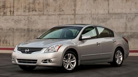 2012 Nissan Altima 2.5 S sedan: Review notes: Nissan proves there's still something to be said for basic transportation. Nissan Coupe, Shifting Home, Blue Mini Cooper, Cars For Teenagers, Best Cars For Teens, Car Finds, Driving Aesthetic, Affordable Cars, Buying A Used Car